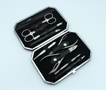 6025 Набор маникюрный Mertz 10 пр