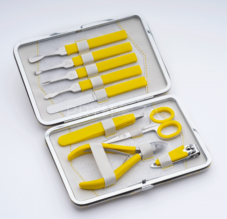 6054 Набор маникюрный Mertz 9 пр